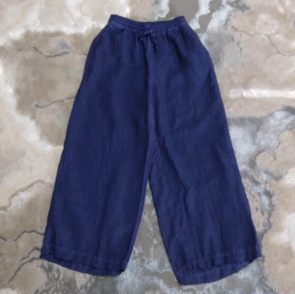 Navy Blue Women's Cropped Pants